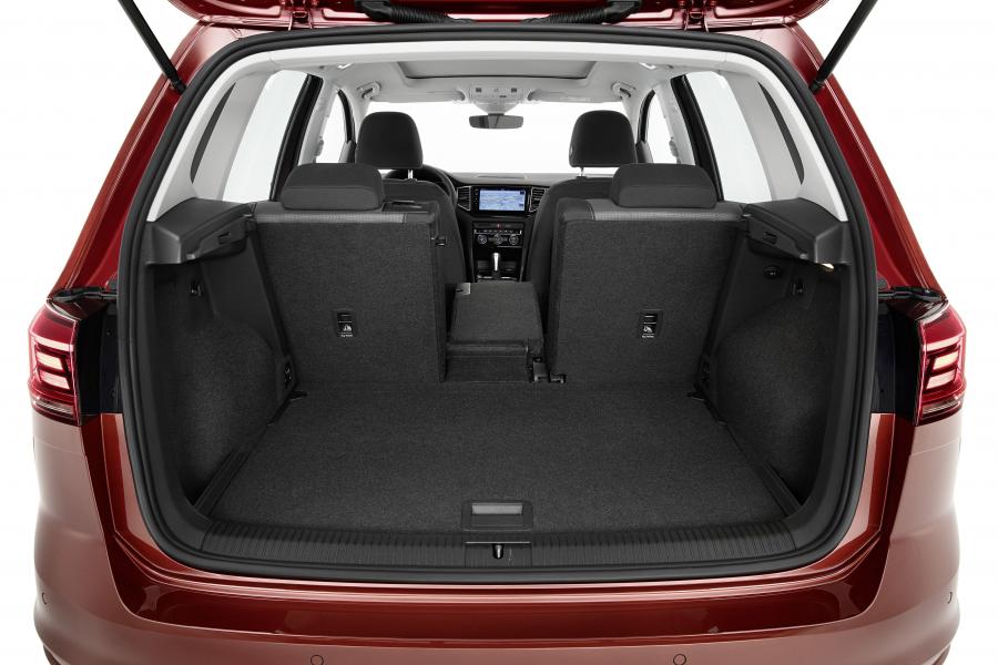 Багажник Volkswagen Golf Sportsvan TSI 2017 года  (WW) (фото 29 из 40)